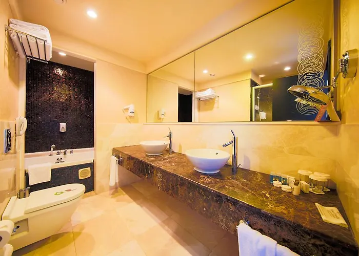 Horus Paradise 5* Side